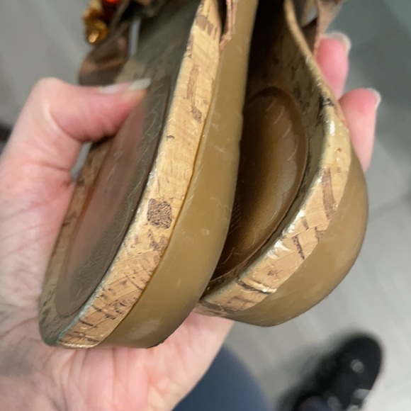 Look - Picture 3 of 3